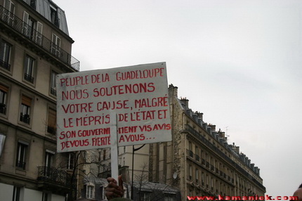  Kamaniok photo Manifestation LKP Paris sur www.kamaniok.com