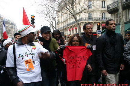  Kamaniok photo Manifestation LKP Paris sur www.kamaniok.com