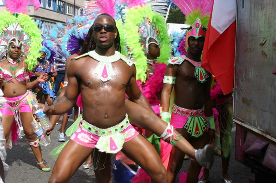 Les meilleurs photo du carnaval de Londres sur www.kamaniok.com