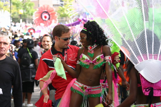 Les meilleurs photo du carnaval de Londres sur www.kamaniok.com
