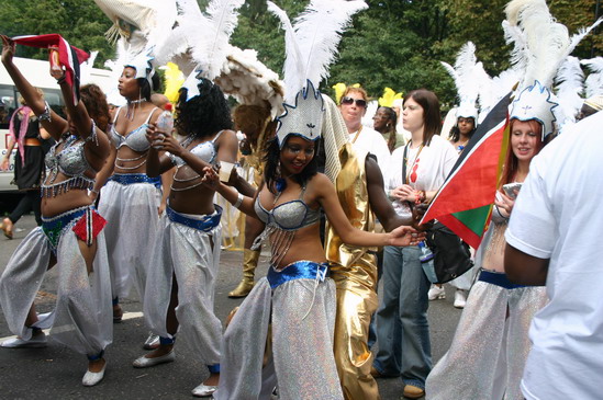 Les meilleurs photo du carnaval de Londres sur www.kamaniok.com