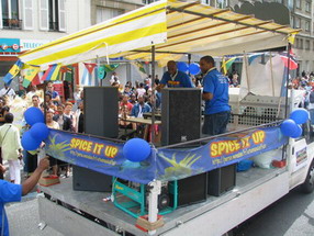 Les meilleurs photo du carnaval de Paris sur www.kamaniok.com