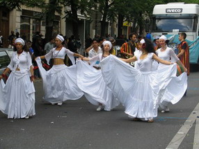 Les meilleurs photo du carnaval de Paris sur www.kamaniok.com