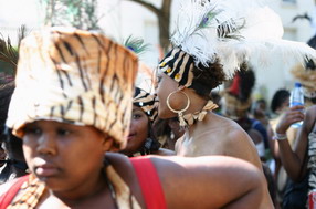 Les meilleurs photo du carnaval de Paris sur www.kamaniok.com