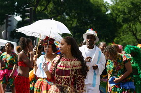 Les meilleurs photo du carnaval de Paris sur www.kamaniok.com