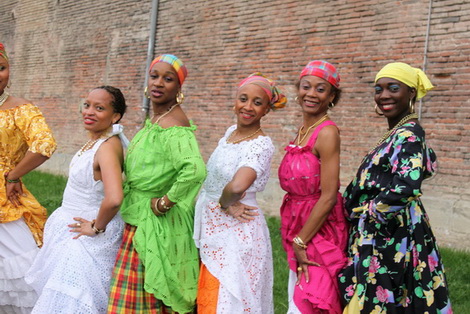 Costumes Croles pour preserver nos traditions sur www.kamaniok.com