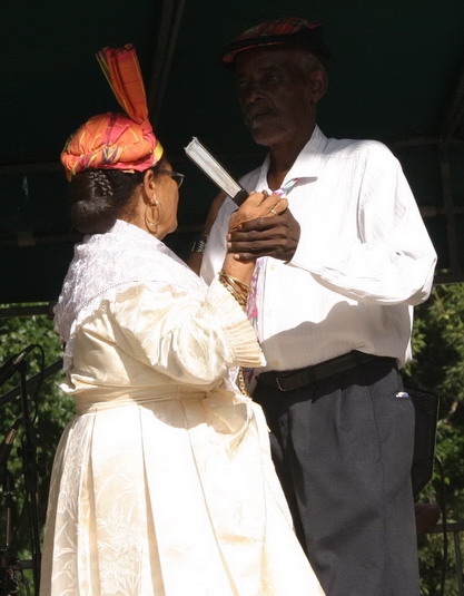 Costumes Croles pour preserver nos traditions sur www.kamaniok.com