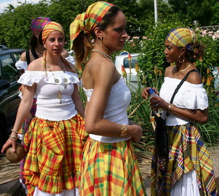 Costumes Cr�oles pour preserver nos traditions sur www.kamaniok.com