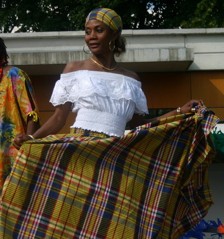 Costumes Croles pour preserver nos traditions sur www.kamaniok.com