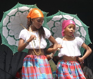 Costumes Croles pour preserver nos traditions sur www.kamaniok.com