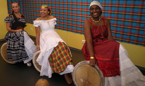 Costumes Croles pour preserver nos traditions sur www.kamaniok.com