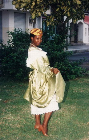 Costumes Croles pour preserver nos traditions sur www.kamaniok.com