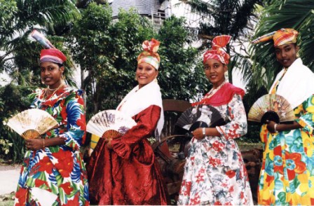 Costumes Croles pour preserver nos traditions sur www.kamaniok.com